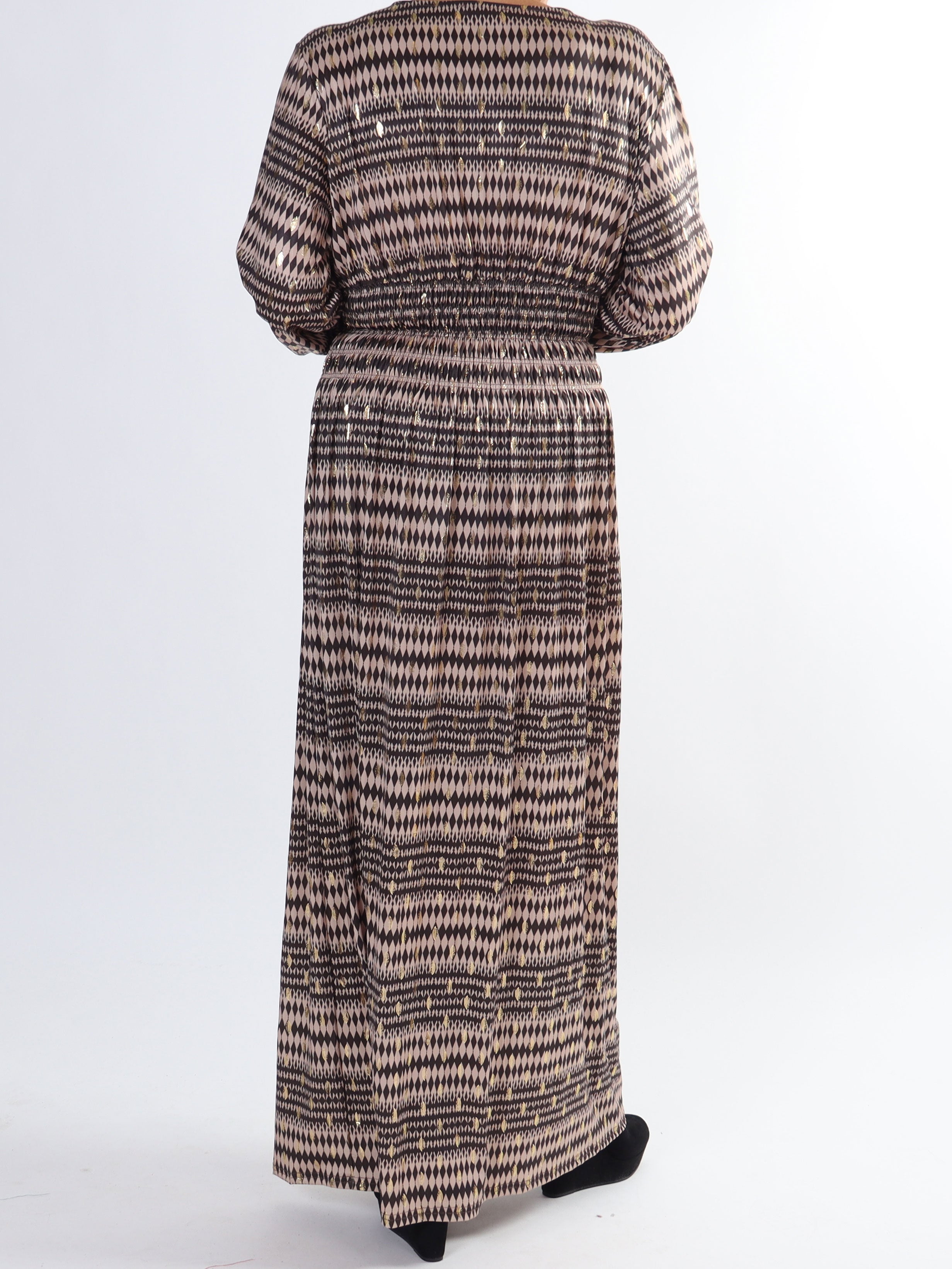 Pams Stripe L/S - Mönstrad klänning med gulddetaljer i stor storlek